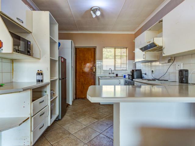 3 Bedroom Townhouse For Sale in Elspark