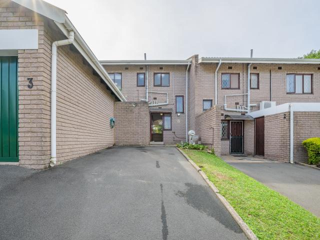 3 Bedroom Townhouse For Sale in Escombe