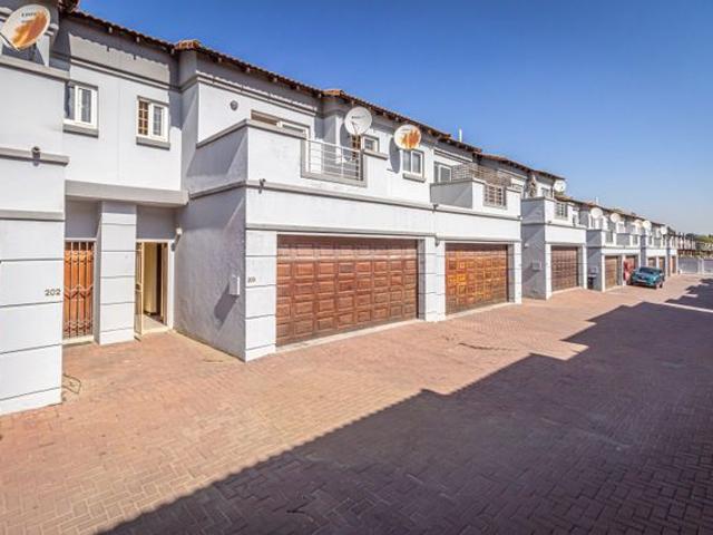 2 Bedroom Townhouse For Sale in Ferndale