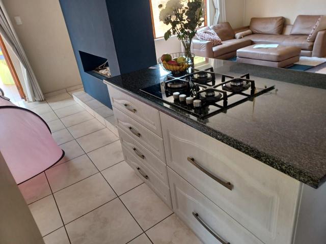 3 Bedroom Townhouse For Sale in Fourways