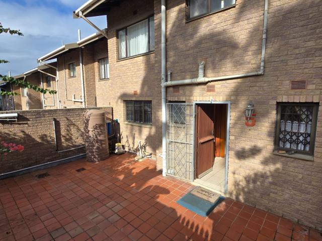 3 Bedroom Townhouse For Sale in Freeland Park