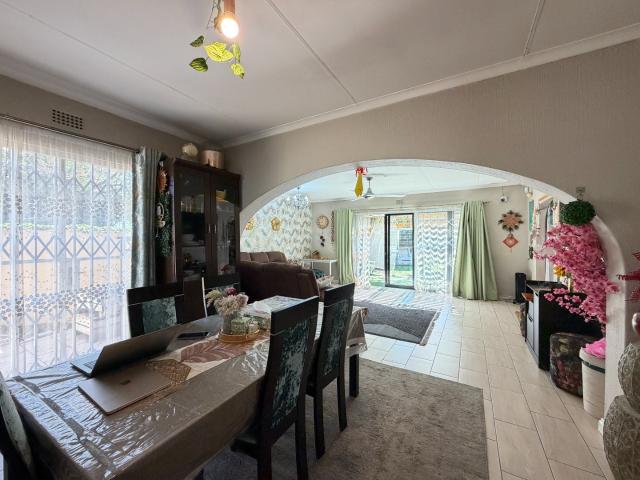3 Bedroom Townhouse For Sale in Gallo Manor