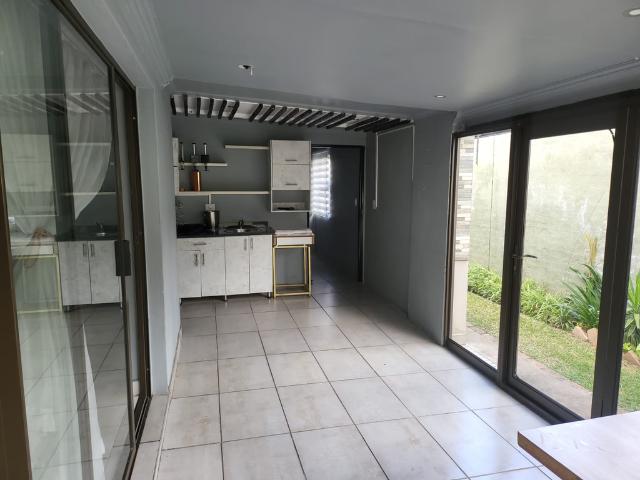 3 Bedroom Townhouse For Sale in Geelhoutpark