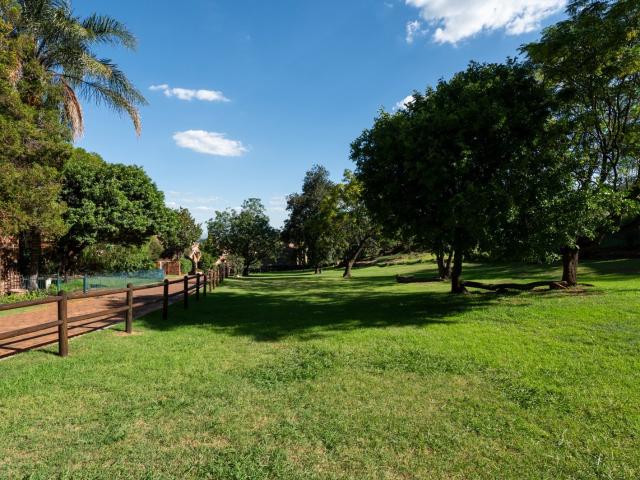 3 Bedroom Townhouse For Sale in Glenvista