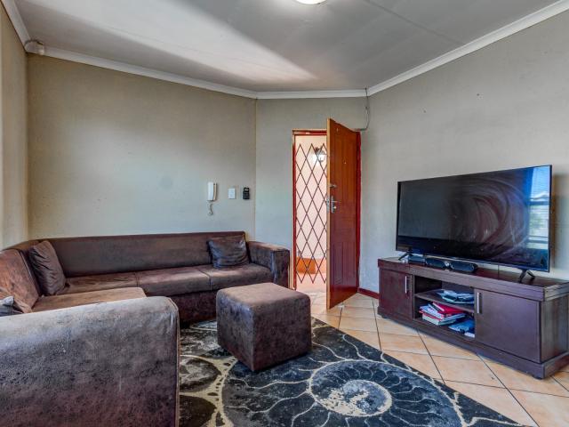 3 Bedroom Townhouse For Sale in Glen Marais