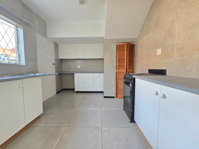 3 Bedroom Townhouse For Sale in Haddon