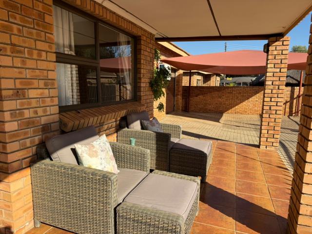 3 Bedroom Townhouse For Sale in Hartswater