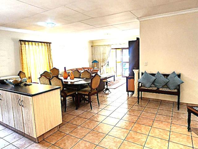 3 Bedroom Townhouse For Sale in Heidelberg Central