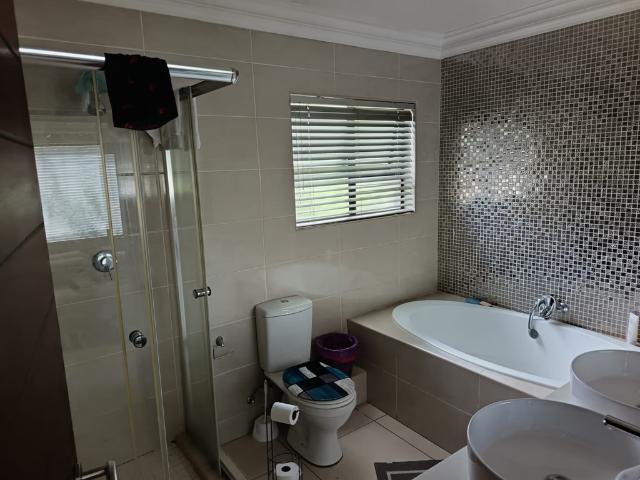 3 Bedroom Townhouse For Sale in Heuwelsig