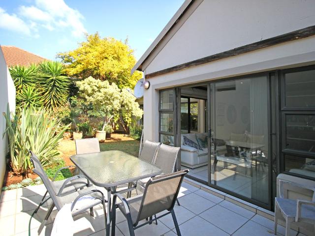 3 Bedroom Townhouse For Sale in Highlands North