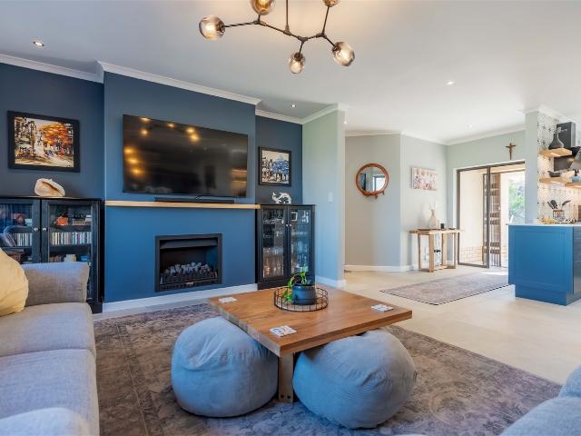 3 Bedroom Townhouse For Sale in Hillcrest Central