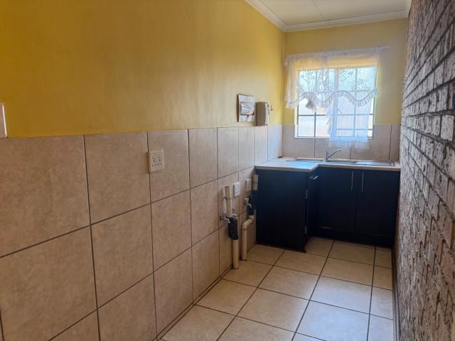 3 Bedroom Townhouse For Sale in Hoeveld Park