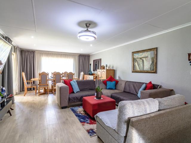 3 Bedroom Townhouse For Sale in Honeydew