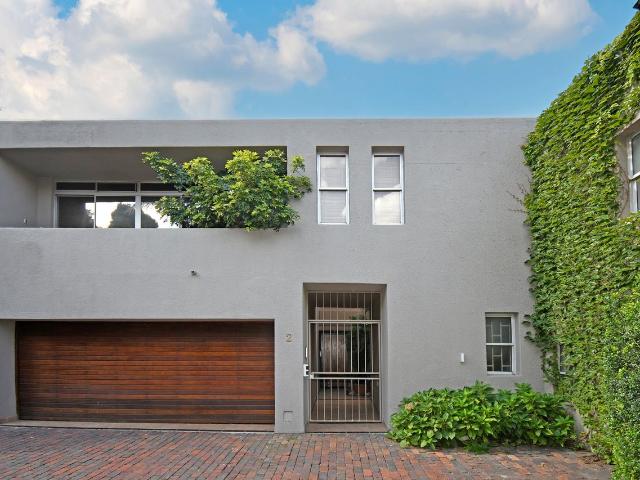 3 Bedroom Townhouse For Sale in Illovo