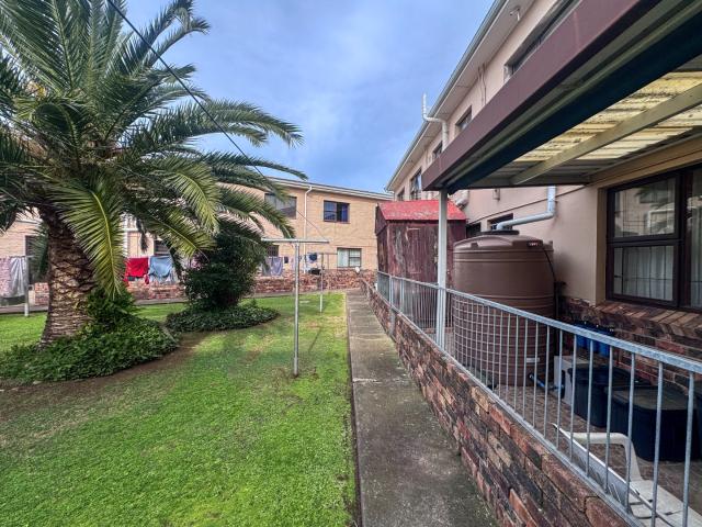 3 Bedroom Townhouse For Sale in Kabega