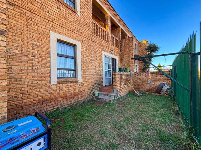 3 Bedroom Townhouse For Sale in Kibler Park