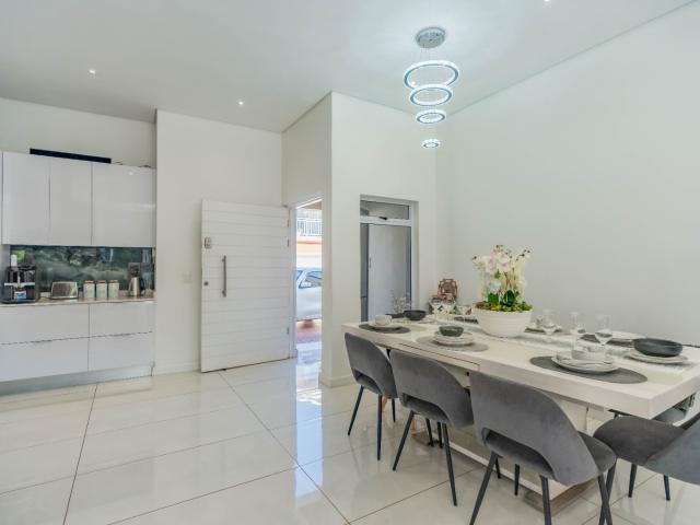 3 Bedroom Townhouse For Sale in Kindlewood Estate