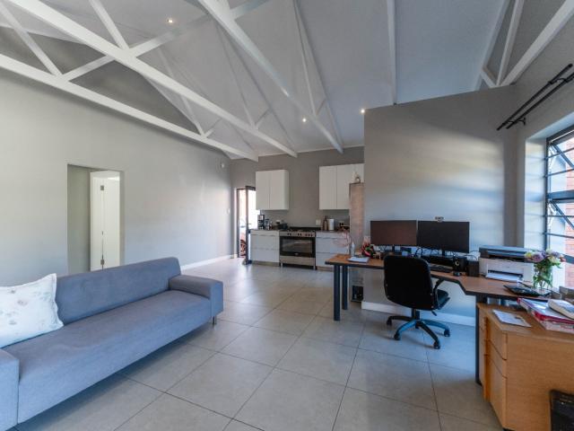 3 Bedroom Townhouse For Sale in Kingswood