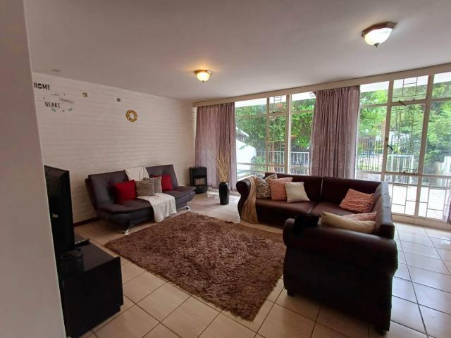 3 Bedroom Townhouse For Sale in Lynnwood Ridge