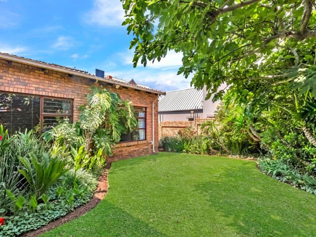 3 Bedroom Townhouse For Sale in Linden