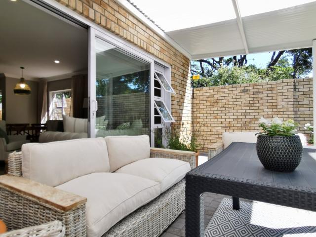 3 Bedroom Townhouse For Sale in Lorraine