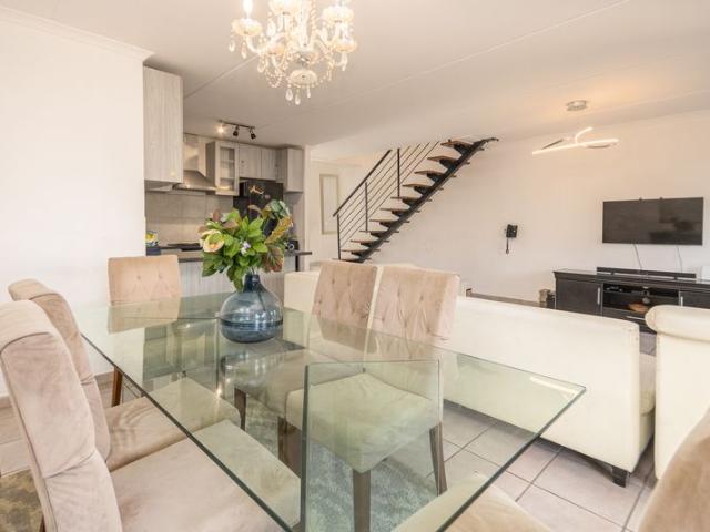 3 Bedroom Townhouse For Sale in Parklands
