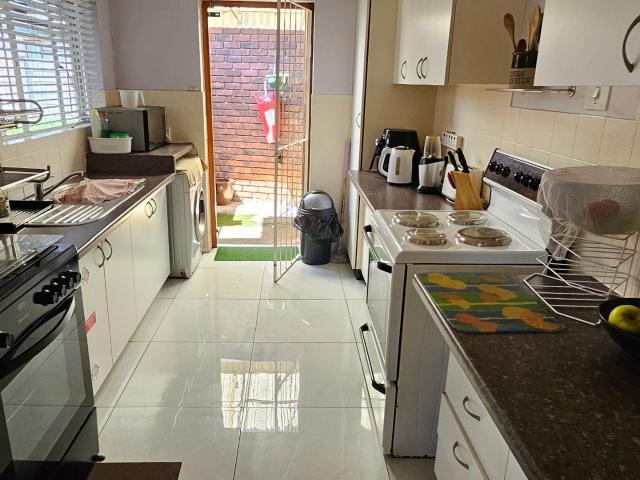 3 Bedroom Townhouse For Sale in Pelham