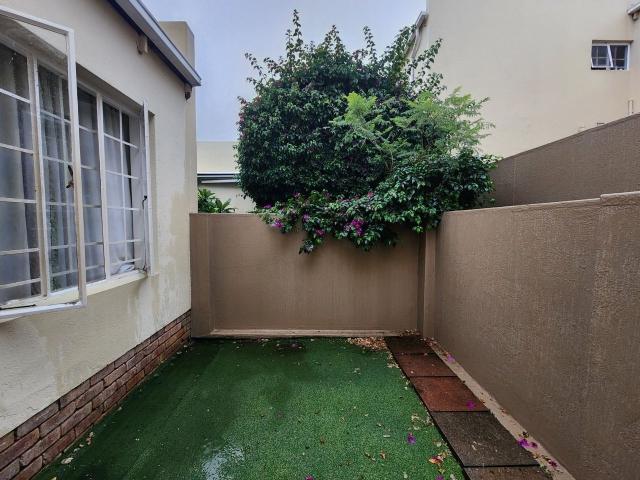 3 Bedroom Townhouse For Sale in Radiokop