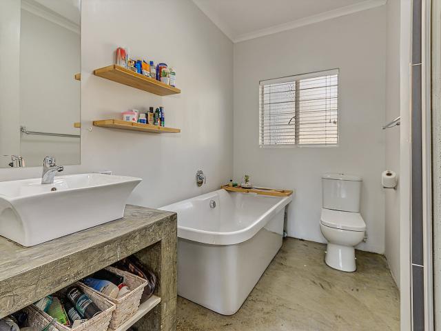 3 Bedroom Townhouse For Sale in River Club