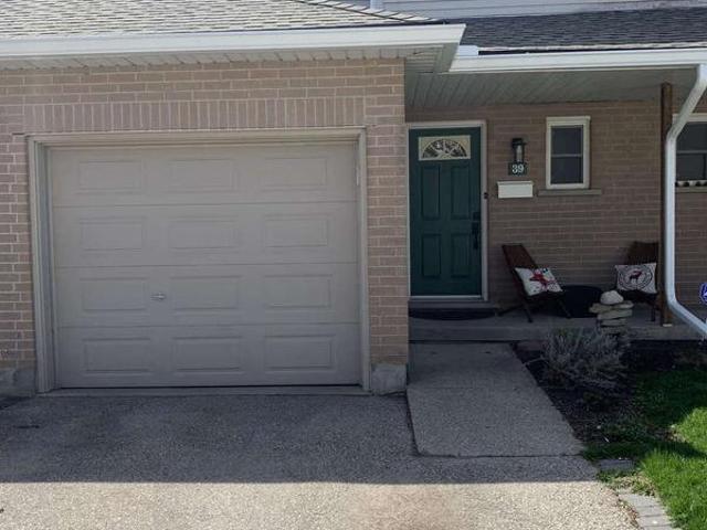 3 bedroom townhouse for sale in Stanley Park