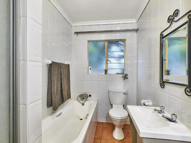 3 Bedroom Townhouse For Sale in Sundowner