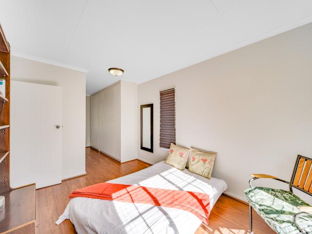 3 Bedroom Townhouse For Sale in Sundowner