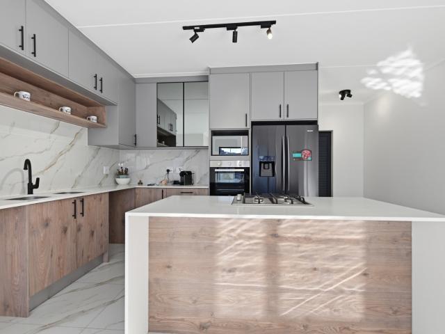 3 Bedroom Townhouse For Sale in Sandown