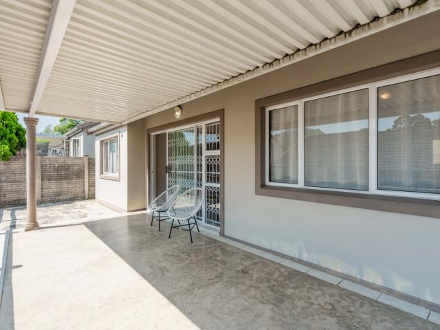 3 Bedroom Townhouse For Sale in Sarnia