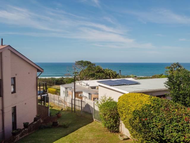 3 Bedroom Townhouse For Sale in Scottburgh Central