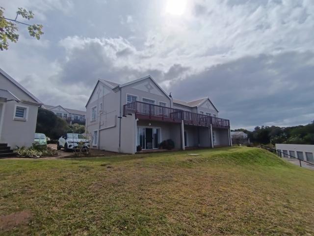 3 Bedroom Townhouse For Sale in Seafield