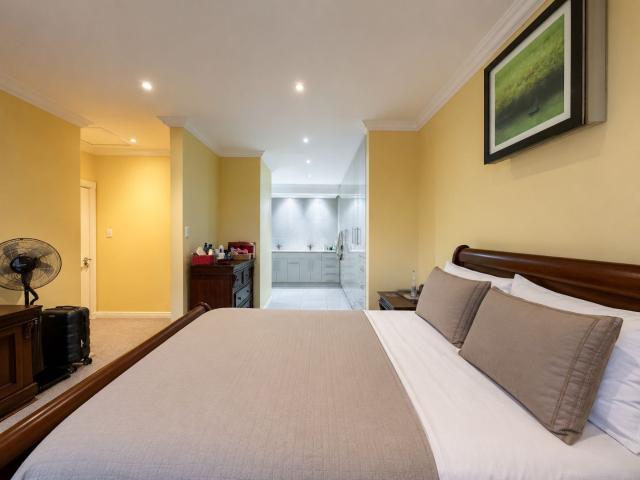 3 Bedroom Townhouse For Sale in South End