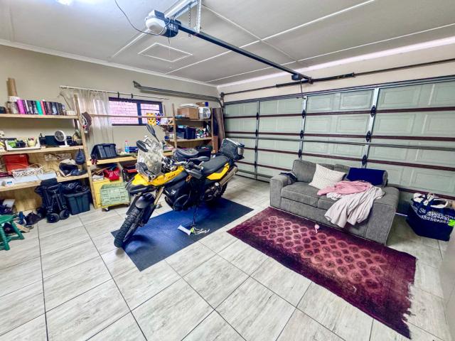 3 Bedroom Townhouse For Sale in South End