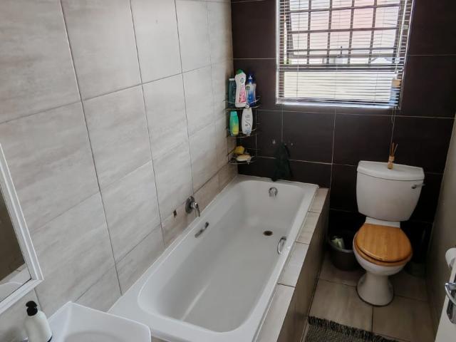 3 Bedroom Townhouse For Sale in Terra Nova