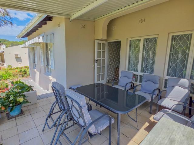 3 Bedroom Townhouse For Sale in Uvongo