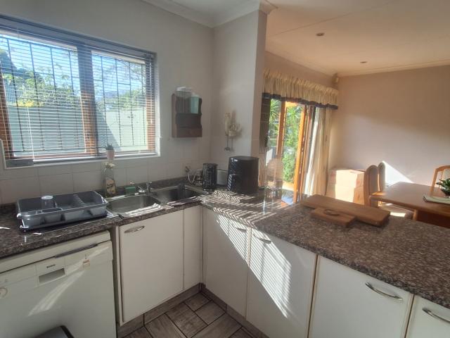 3 Bedroom Townhouse For Sale in Umtentweni