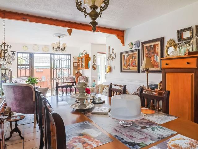 3 Bedroom Townhouse For Sale in Vaalpark