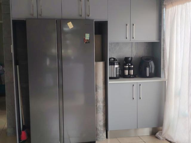 3 Bedroom Townhouse For Sale in Waterkloof