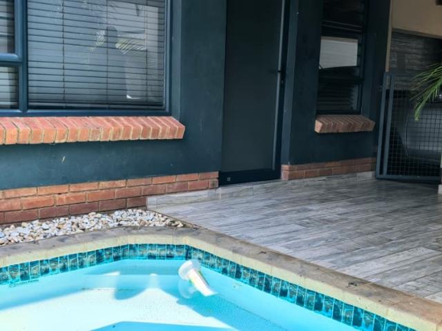 3 Bedroom Townhouse For Sale in Waterkloof East