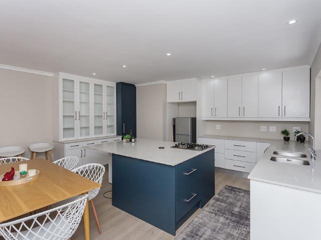 3 Bedroom Townhouse For Sale in Welgelegen