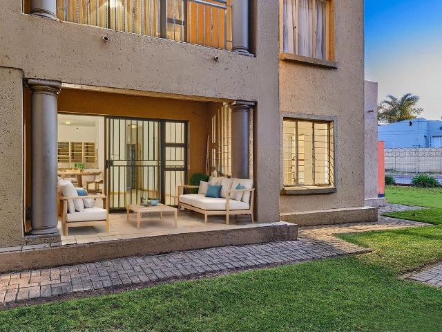 3 Bedroom Townhouse For Sale in Weltevreden Park