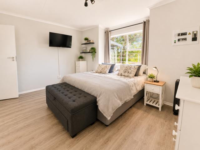 3 Bedroom Townhouse For Sale in Weltevreden Park
