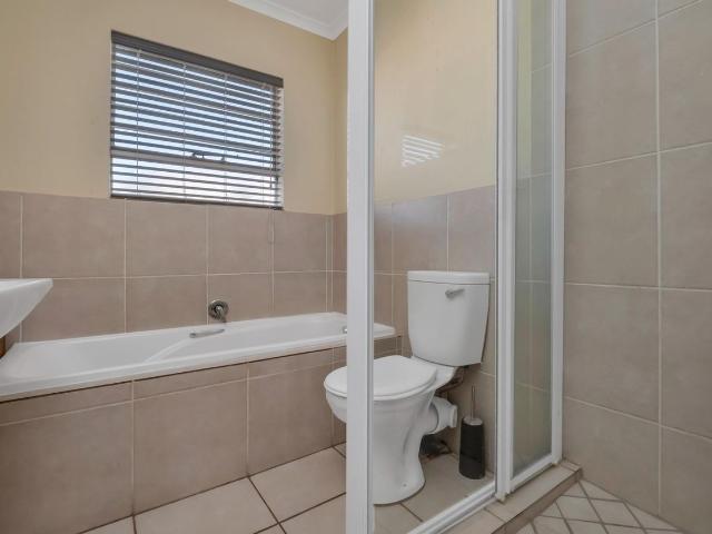 3 Bedroom Townhouse For Sale in Wilgeheuwel