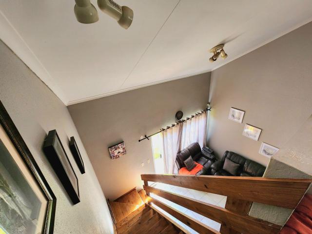 3 Bedroom Townhouse For Sale in Wilgeheuwel