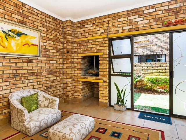 3 Bedroom Townhouse For Sale in Willowbrook